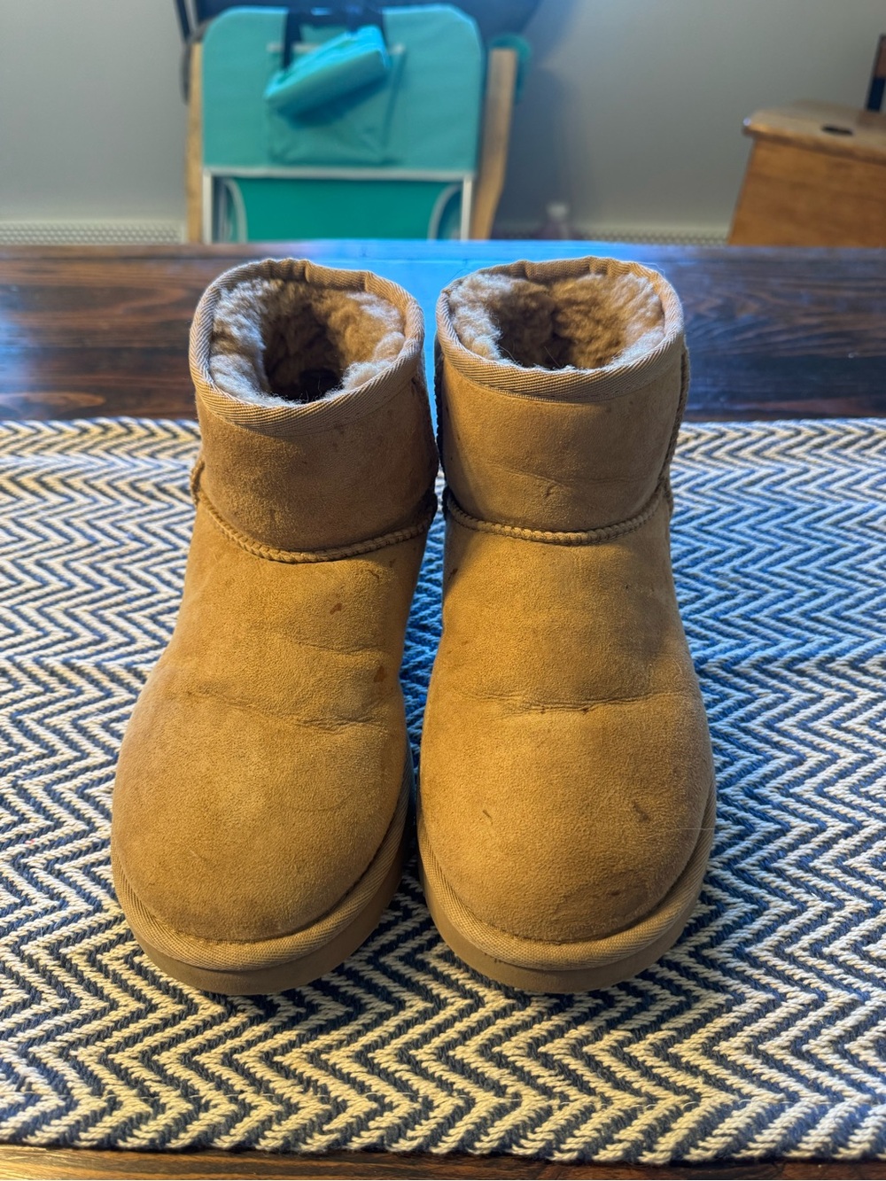 UGG Big GirlsClassic Short Boots - Sand
